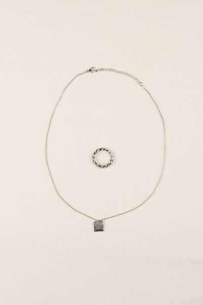 Twist Ring And Square Pendant Necklace Set Silver